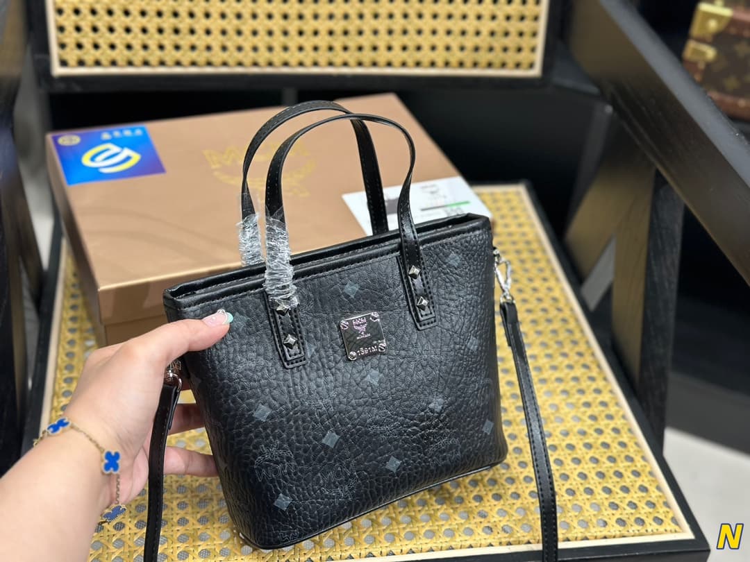 MCM原版 Crossbody Bag