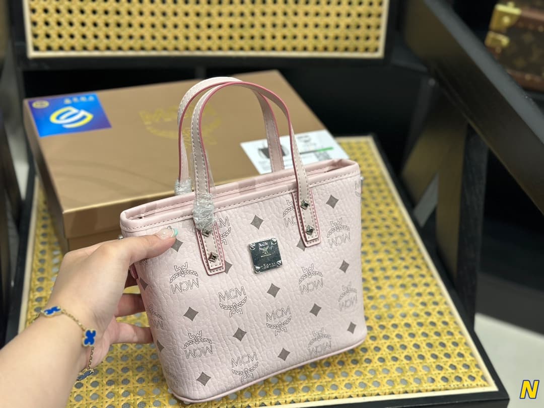 MCM原版 Crossbody Bag