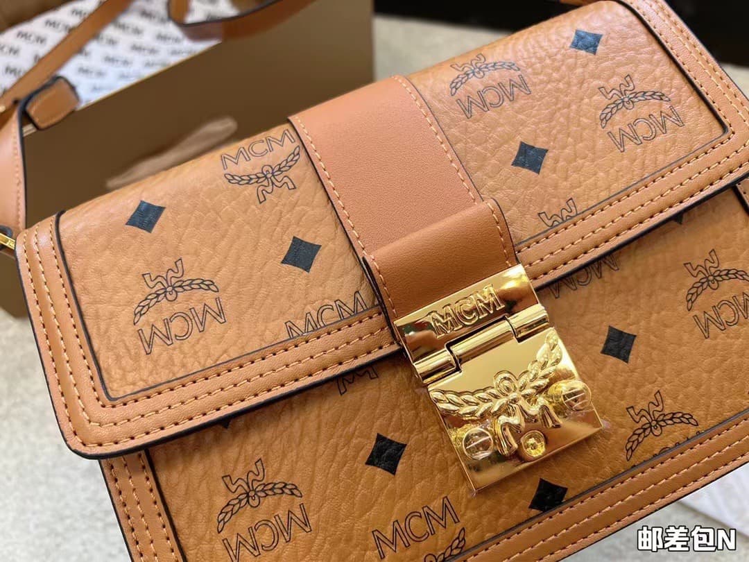 MCM原版 Crossbody Bag