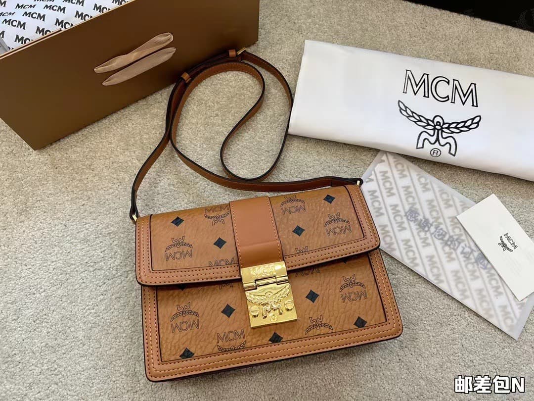 MCM原版 Crossbody Bag