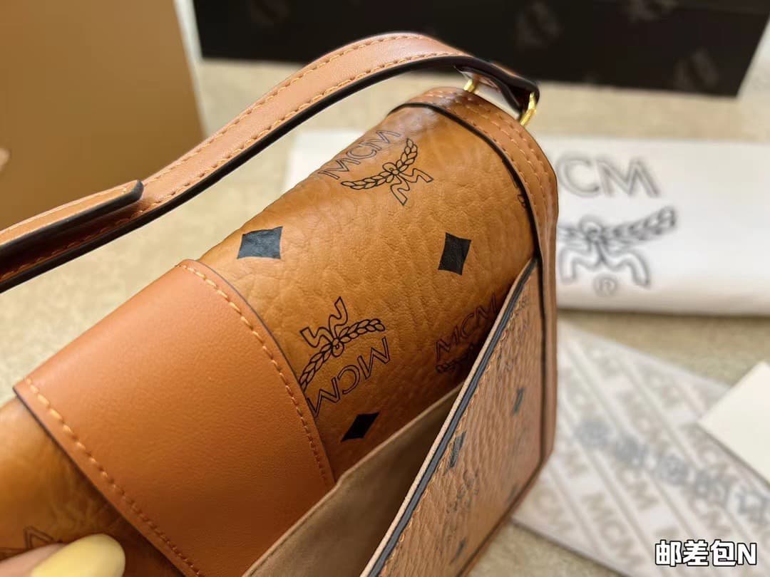 MCM原版 Crossbody Bag