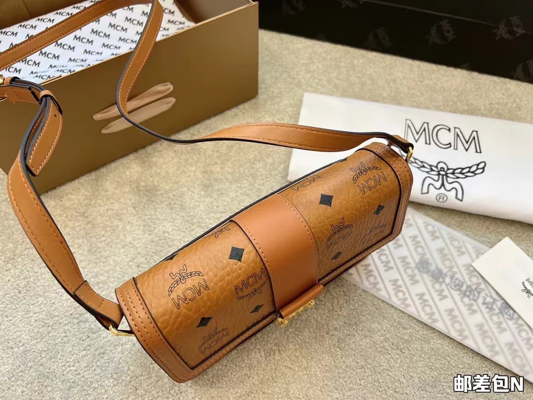 MCM原版 Crossbody Bag