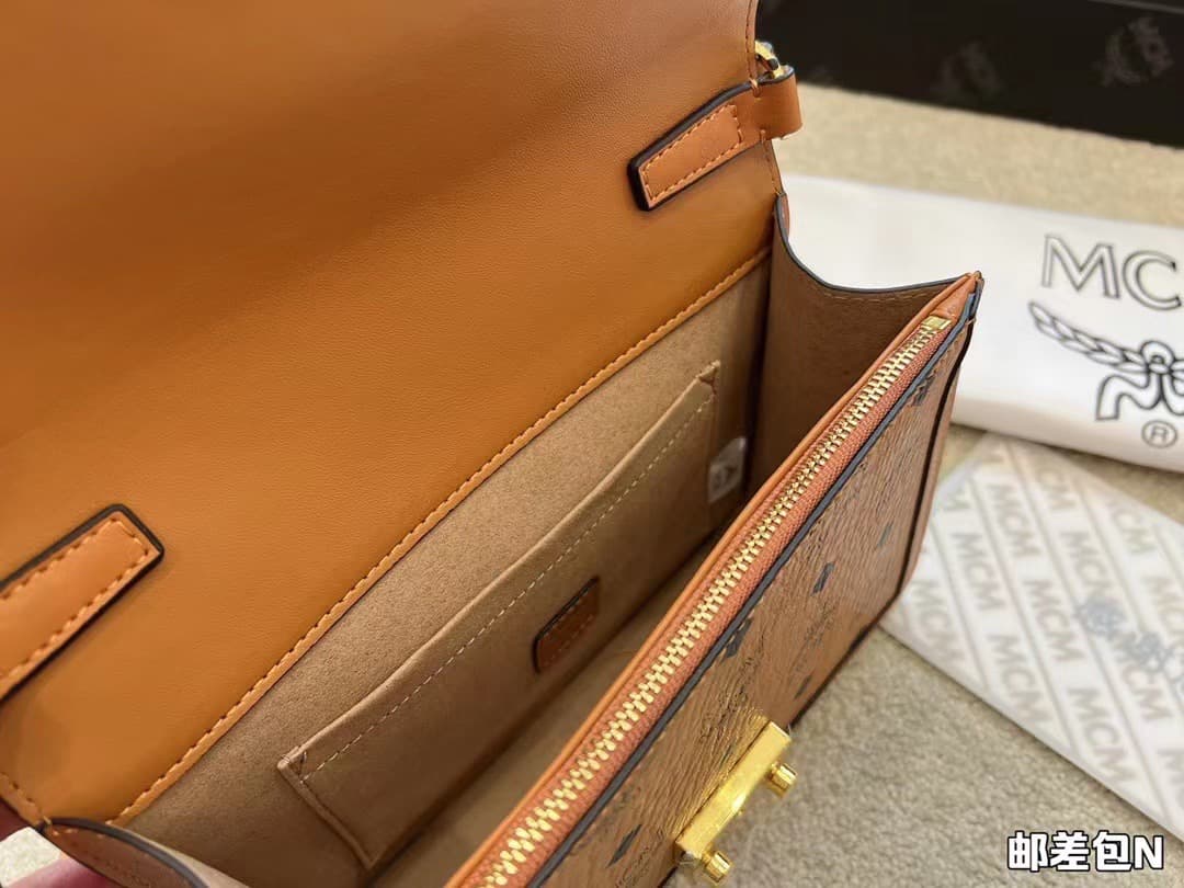 MCM原版 Crossbody Bag