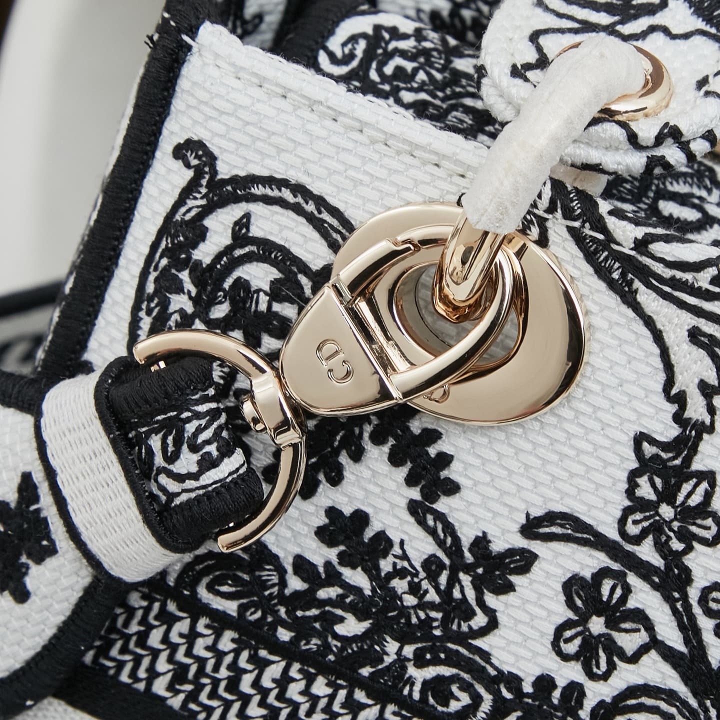 Dior Bag M8002