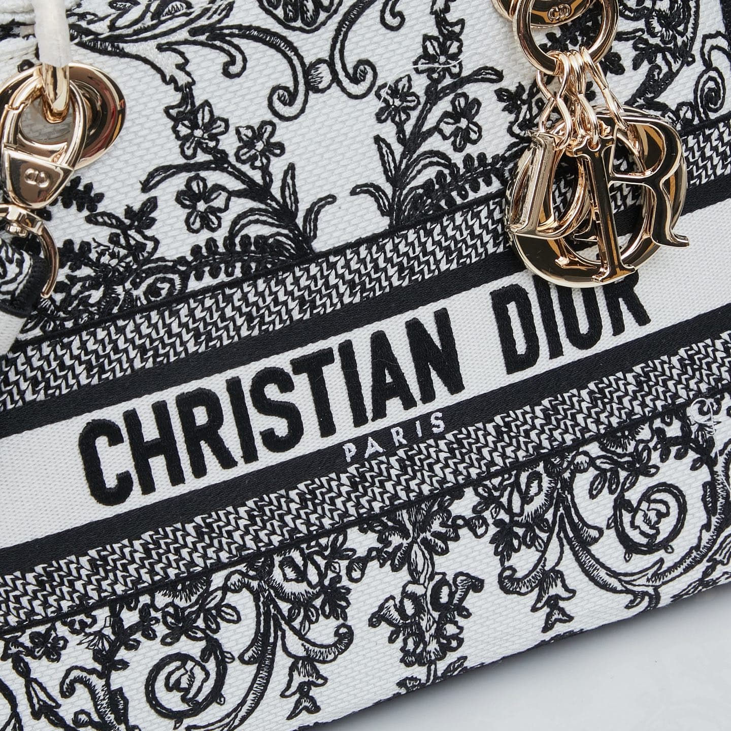 Dior Bag M8002
