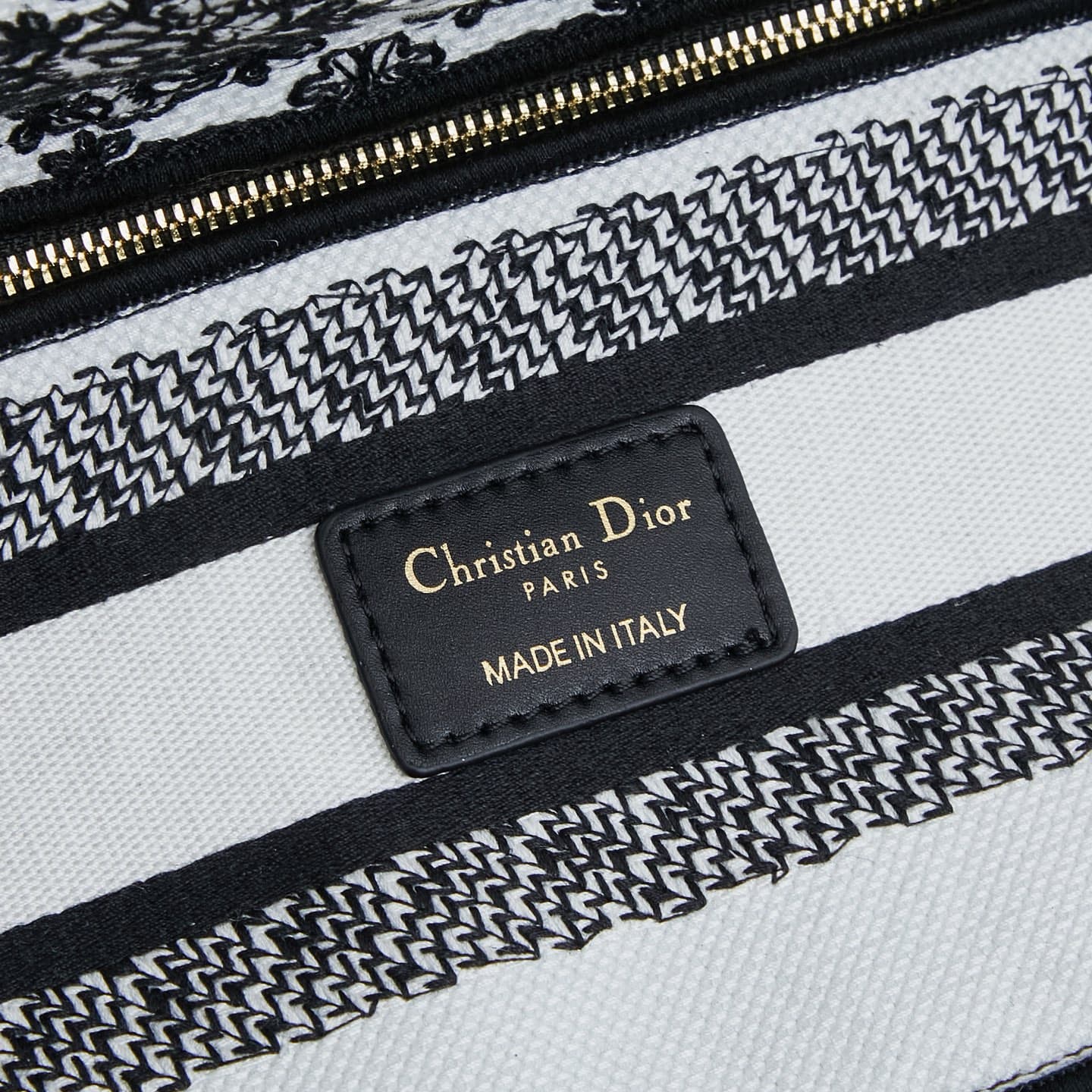 Dior Bag M8002
