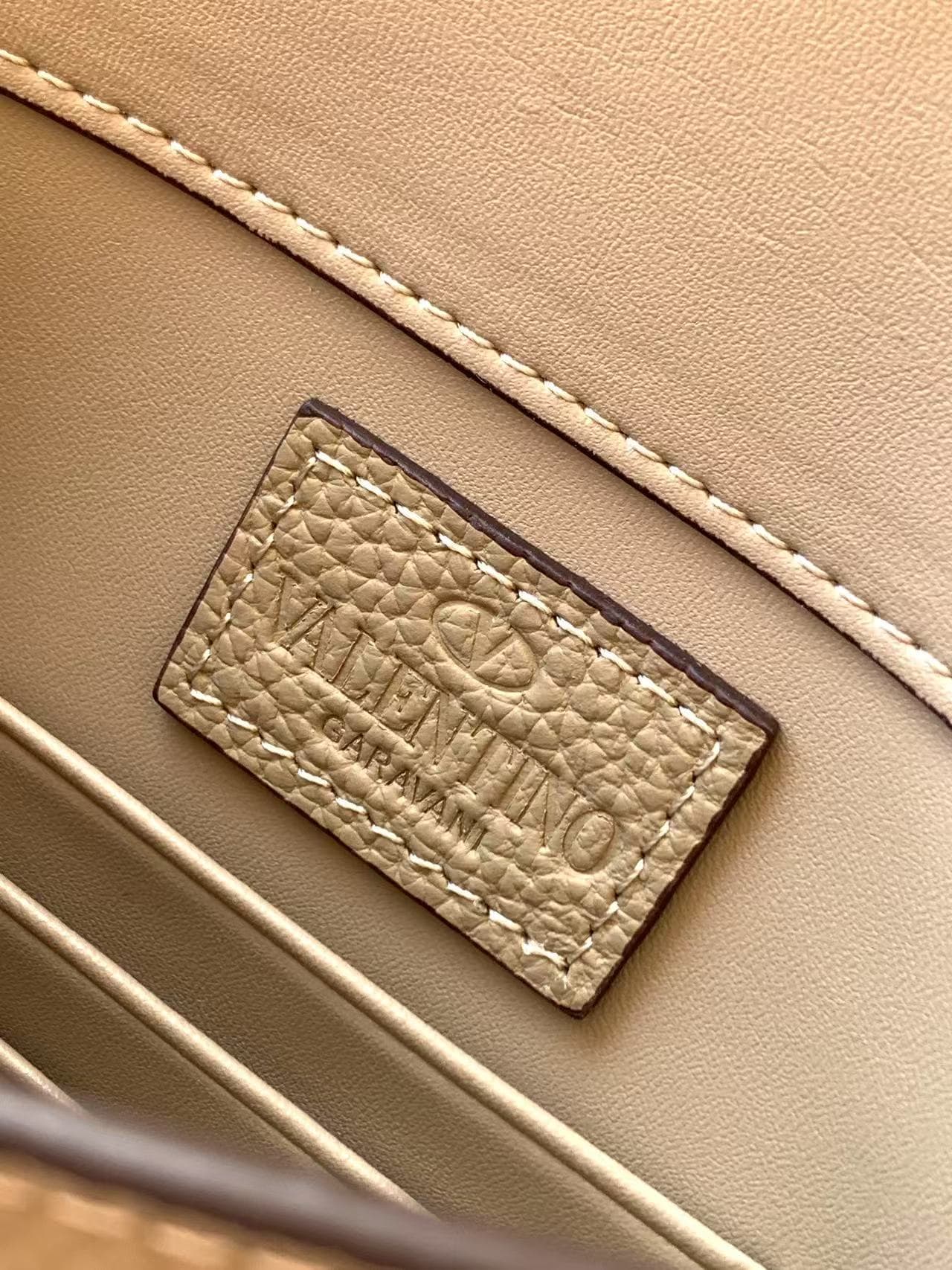 Valentino Pouch 6005