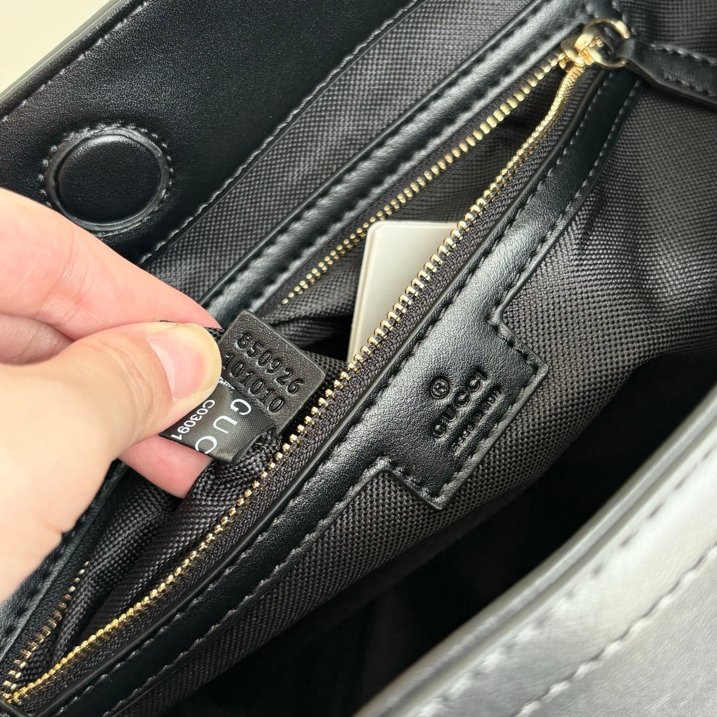 Gucci Product 850926