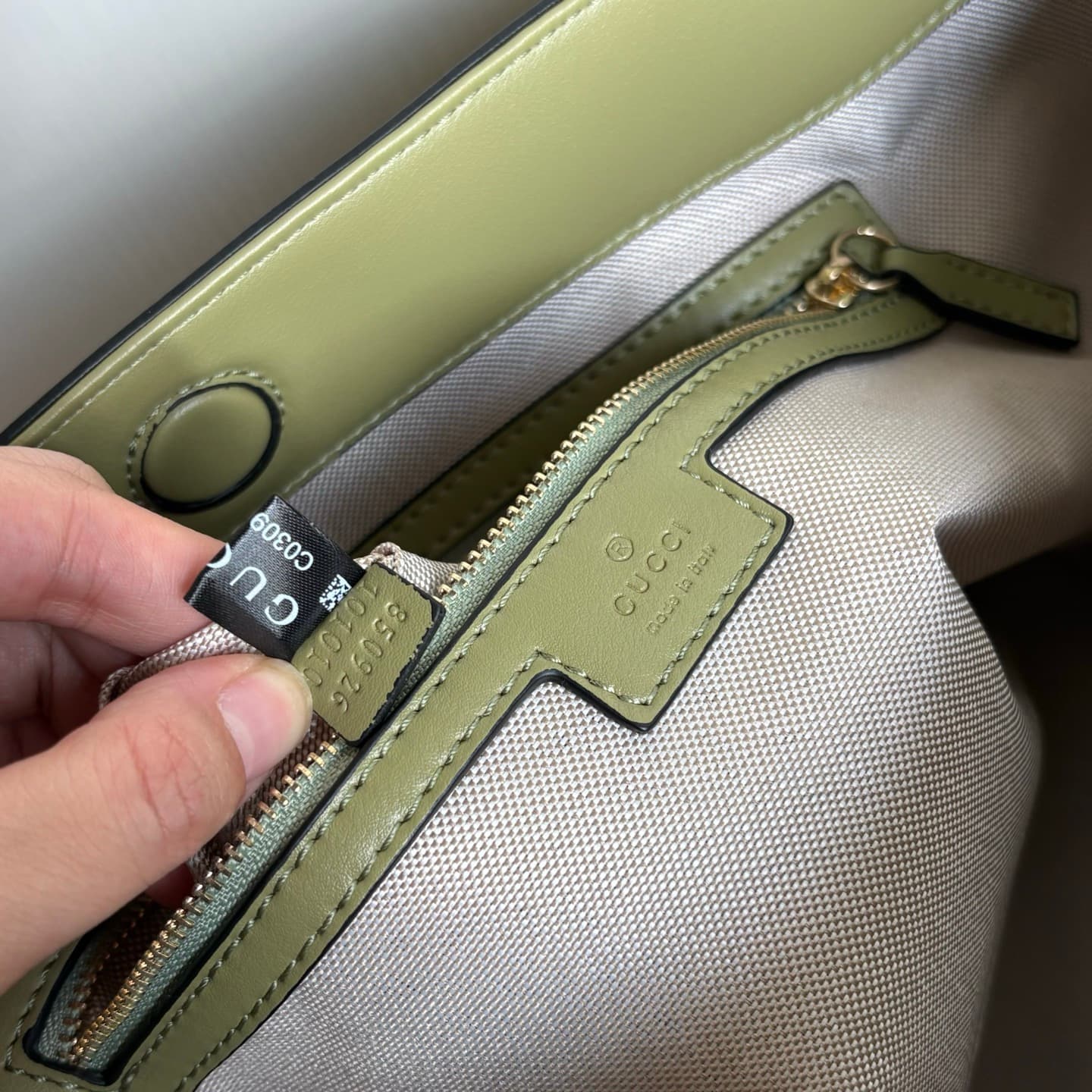 Gucci Product 850926