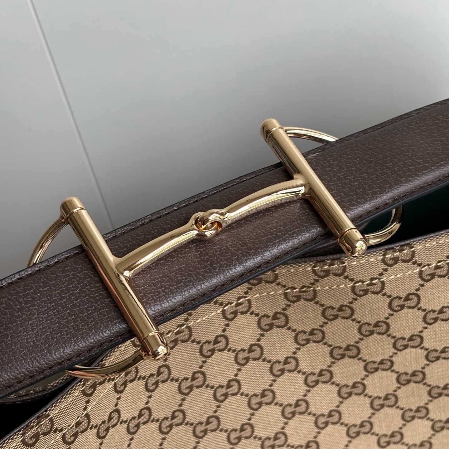 Gucci Product 850546