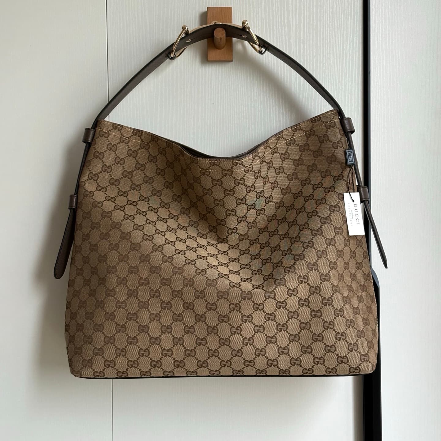 Gucci Product 850546