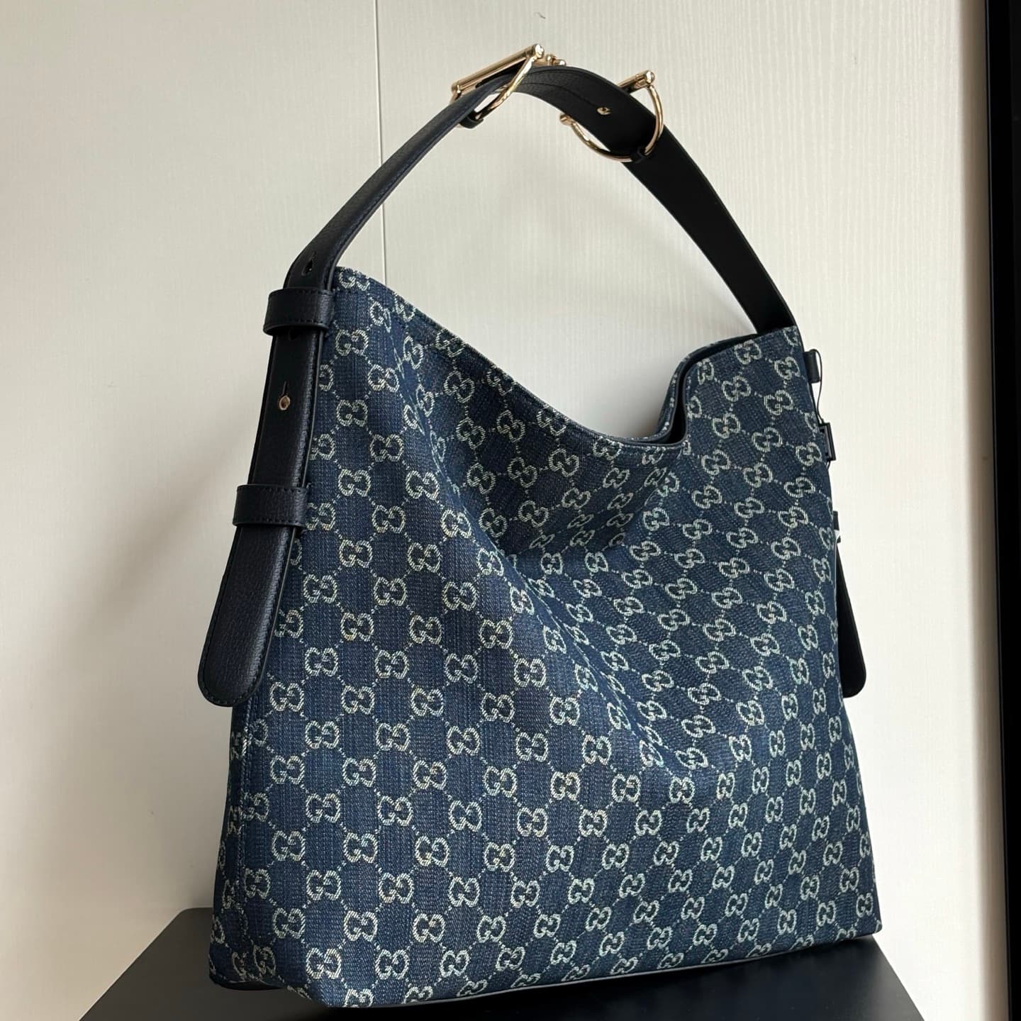 Gucci Product 850546
