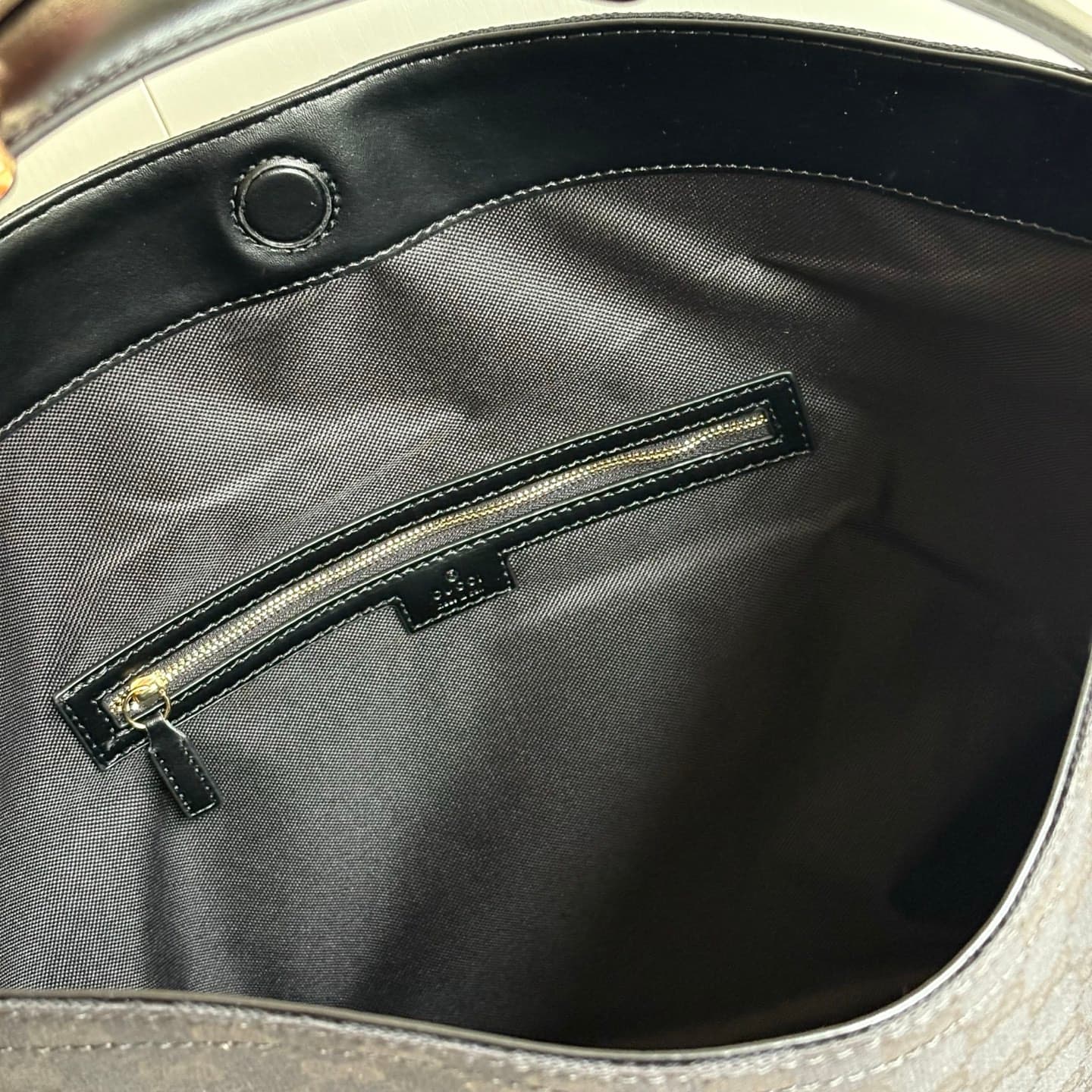 Gucci Product 850546