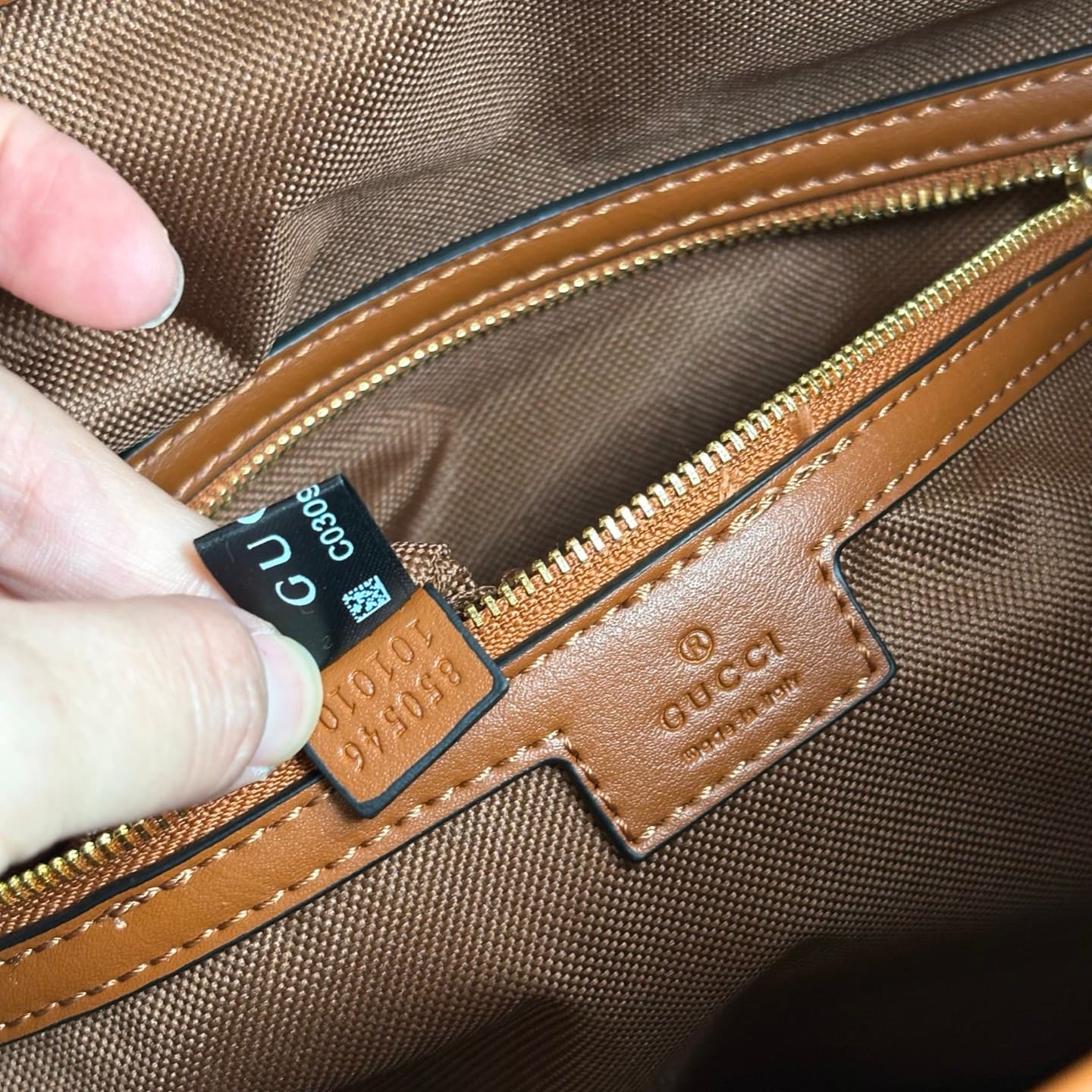 Gucci Product 850546