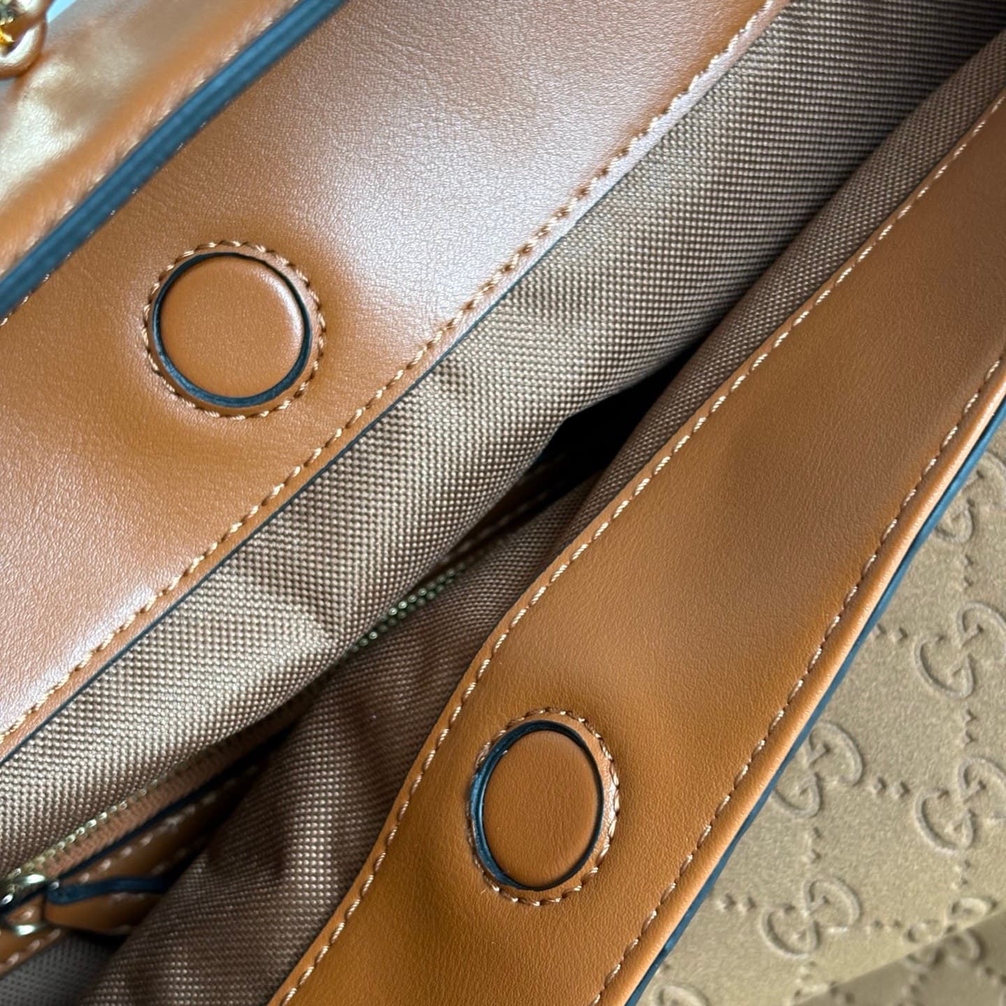 Gucci Product 850546