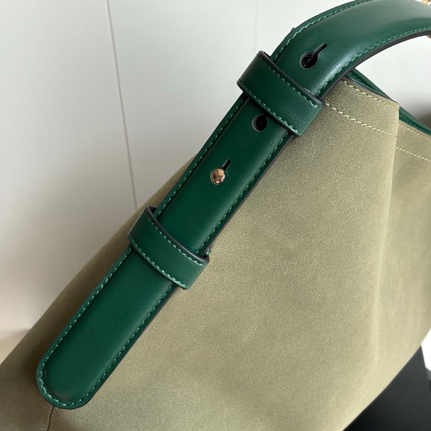 Gucci Product 850546