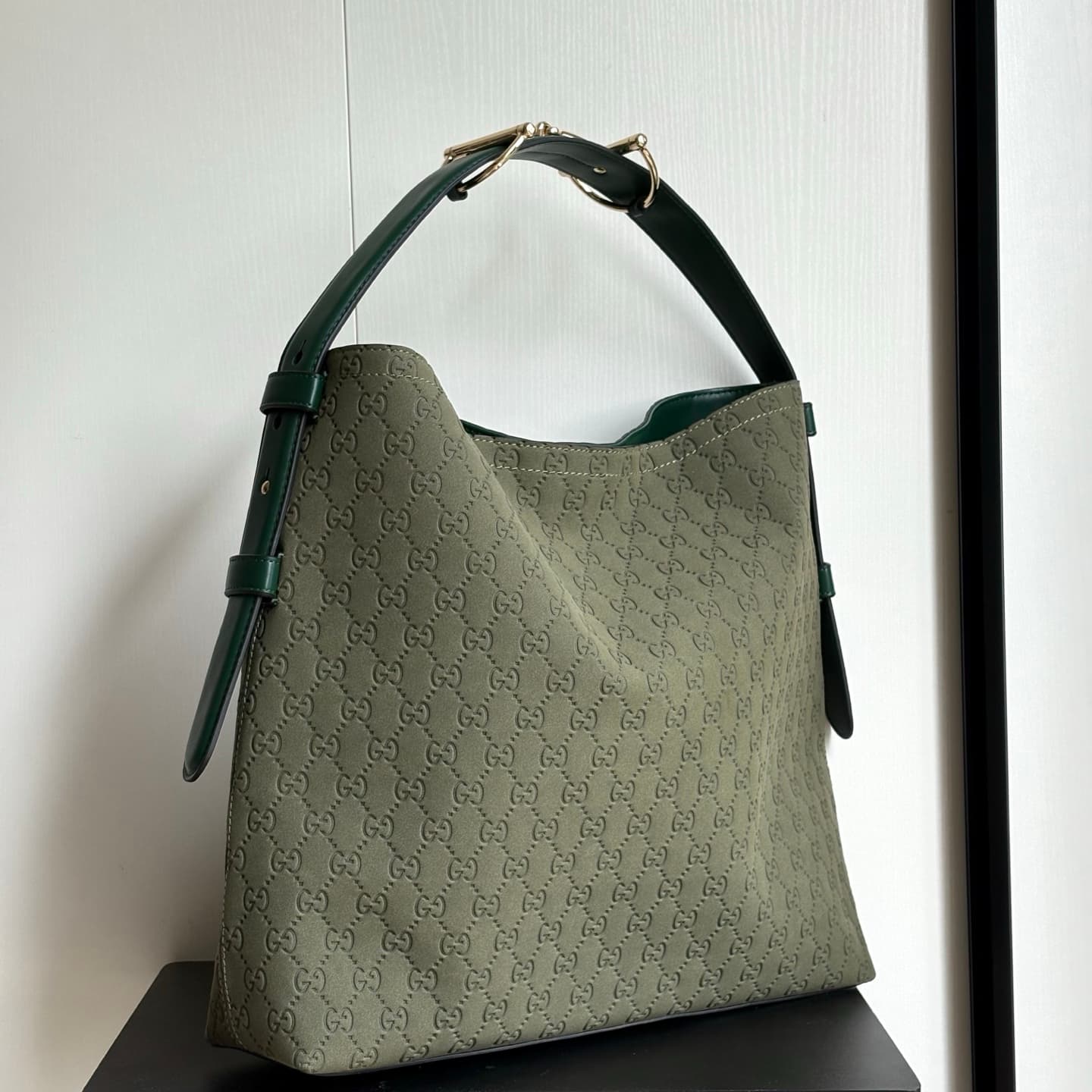 Gucci Product 850546