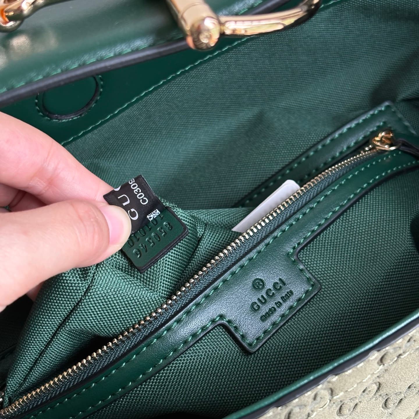 Gucci Product 850546