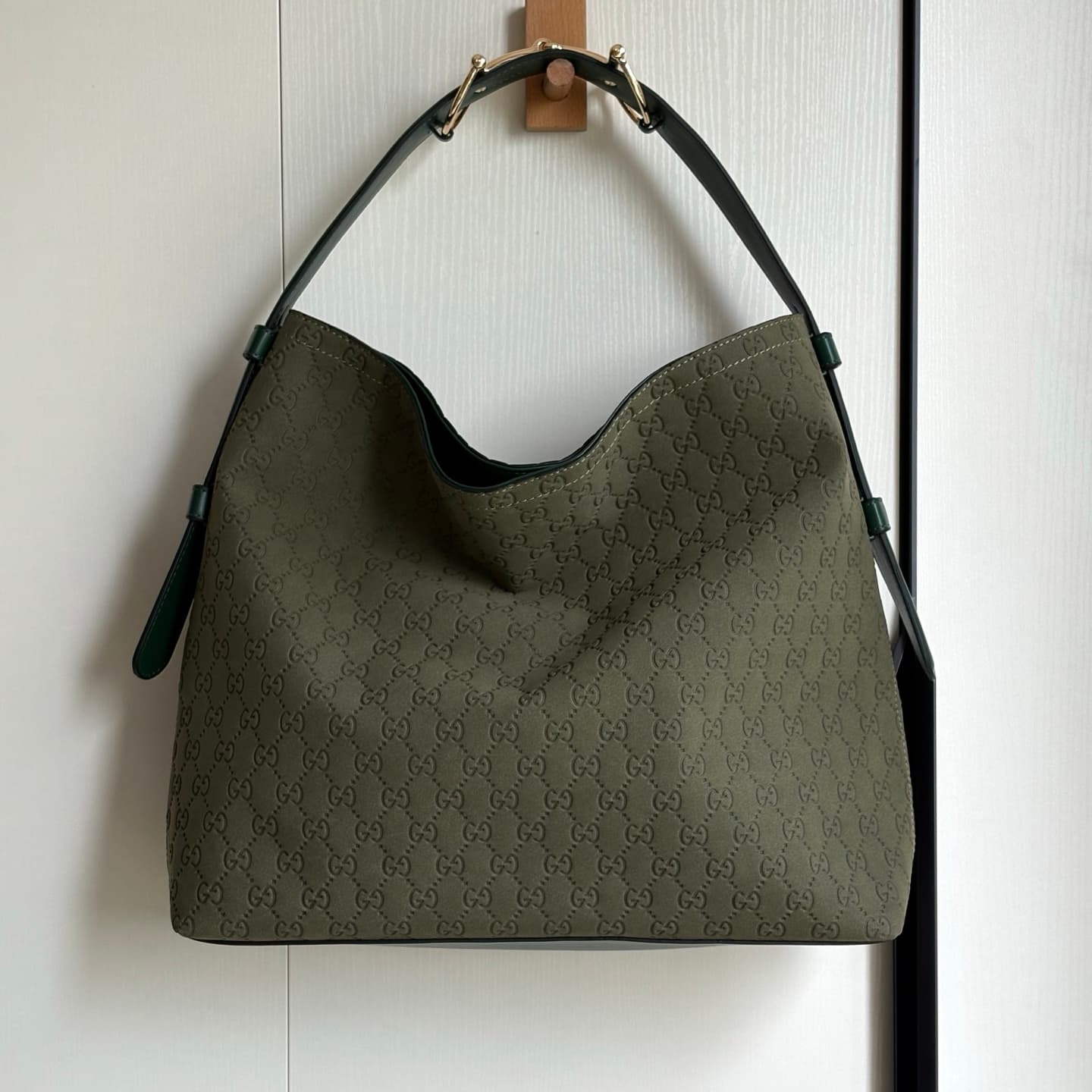 Gucci Product 850546