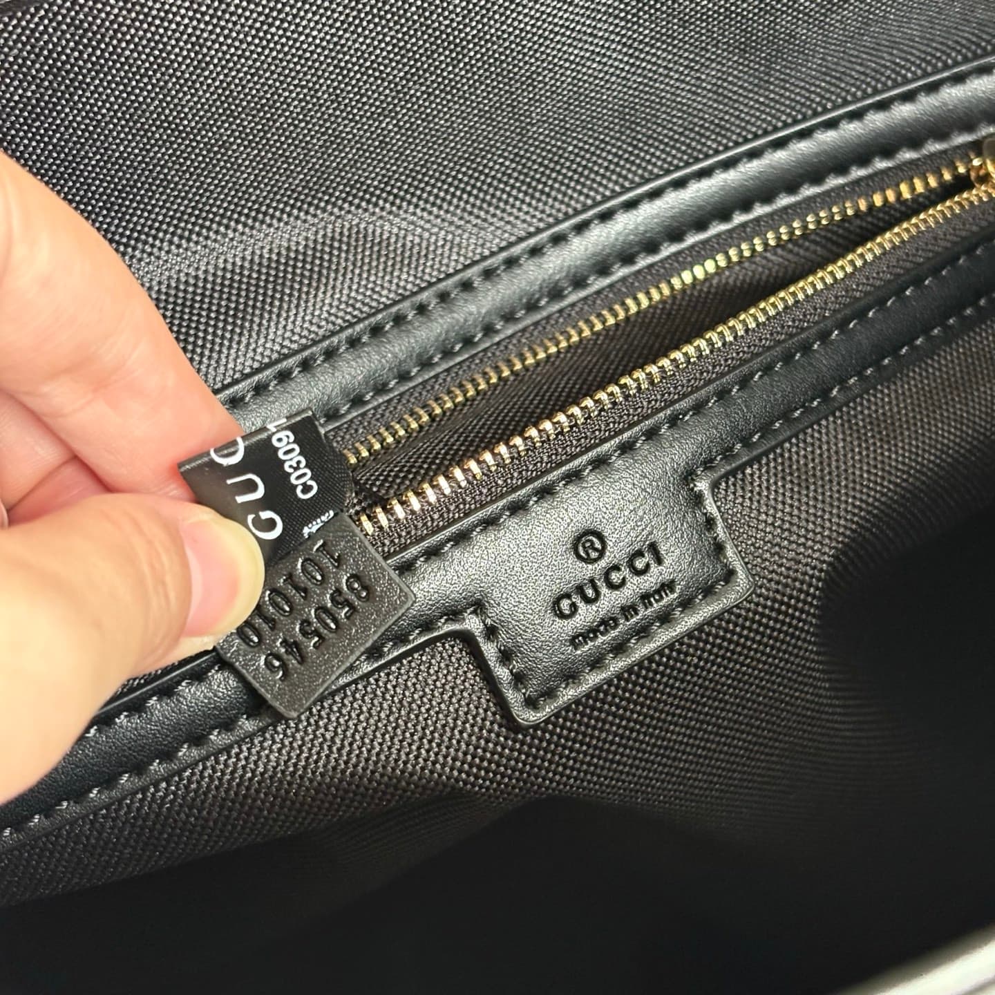 Gucci Product 850546