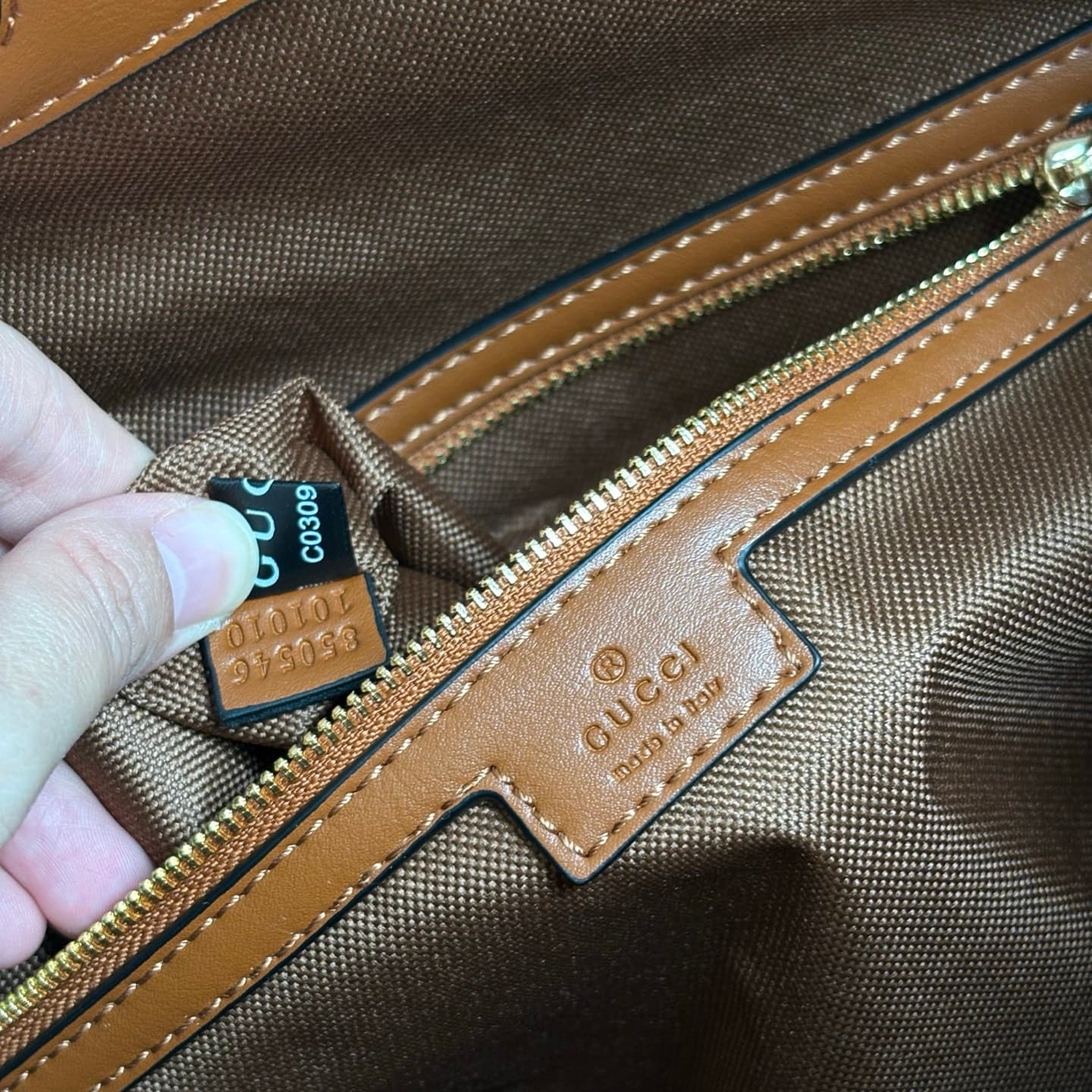 Gucci Product 850546