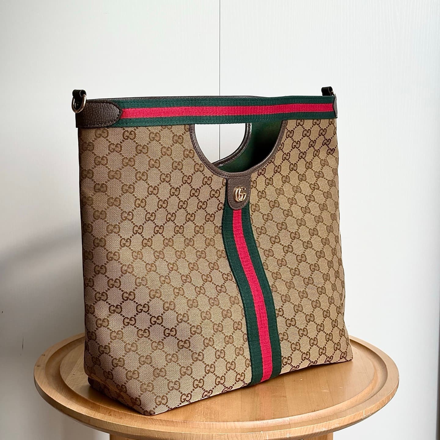 Gucci Product 865452