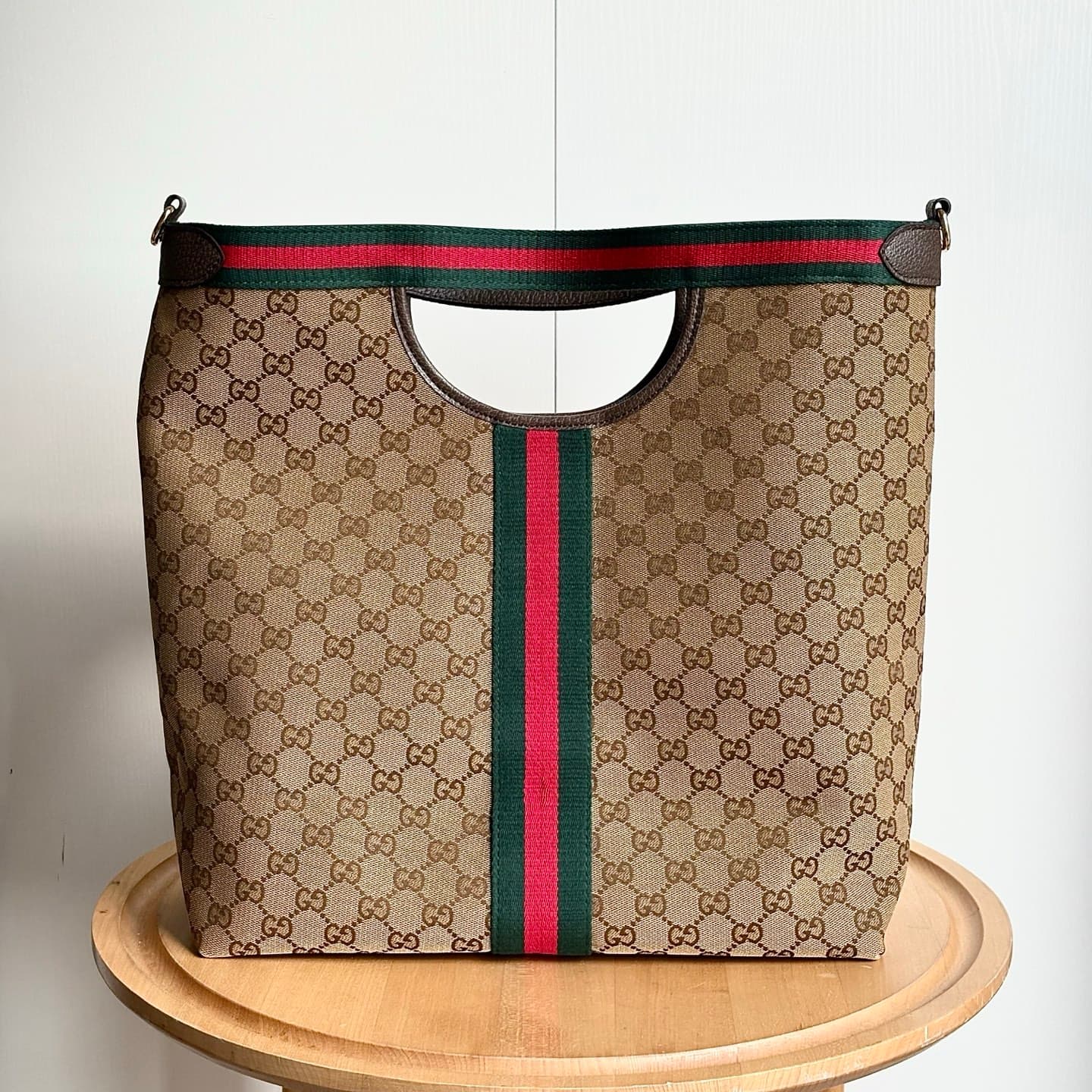 Gucci Product 865452