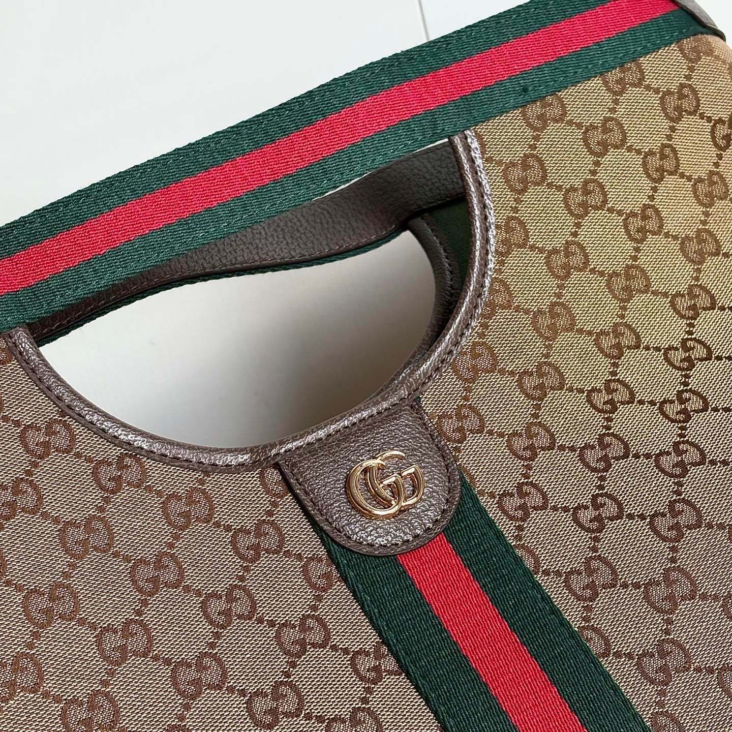 Gucci Product 865452