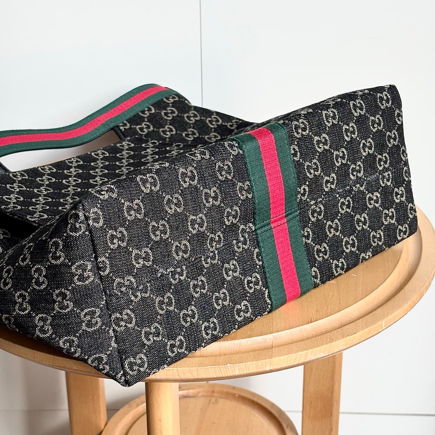Gucci Product 865452
