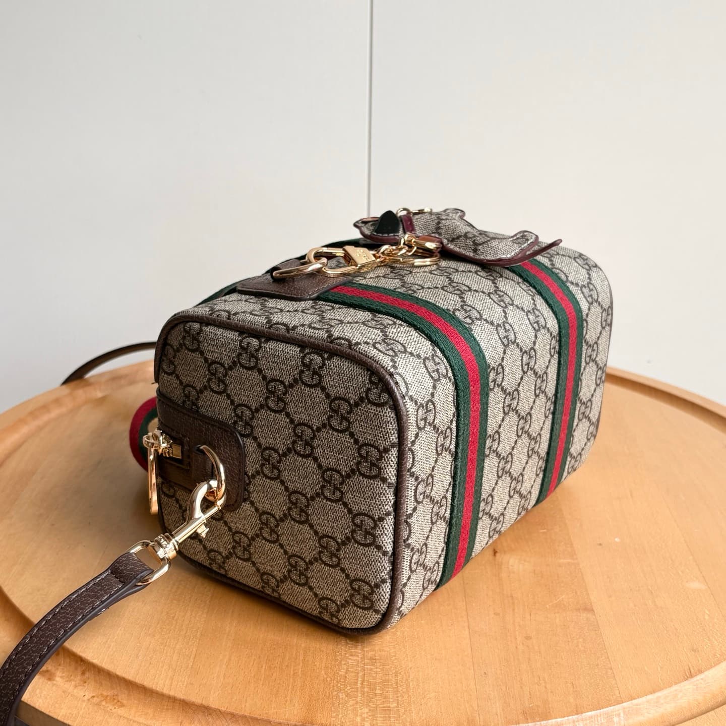Gucci Product 859975