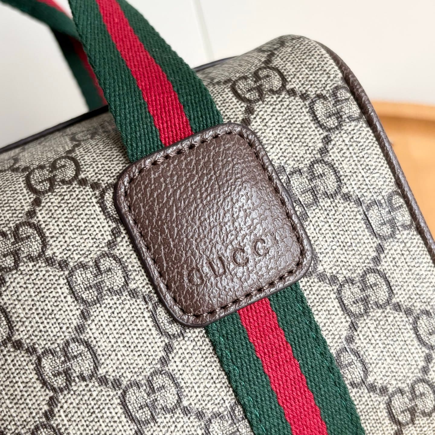 Gucci Product 859975