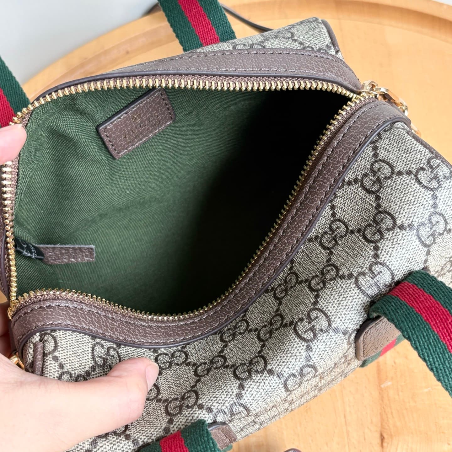 Gucci Product 859975