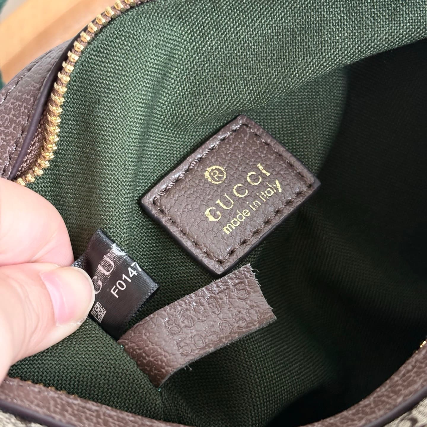 Gucci Product 859975