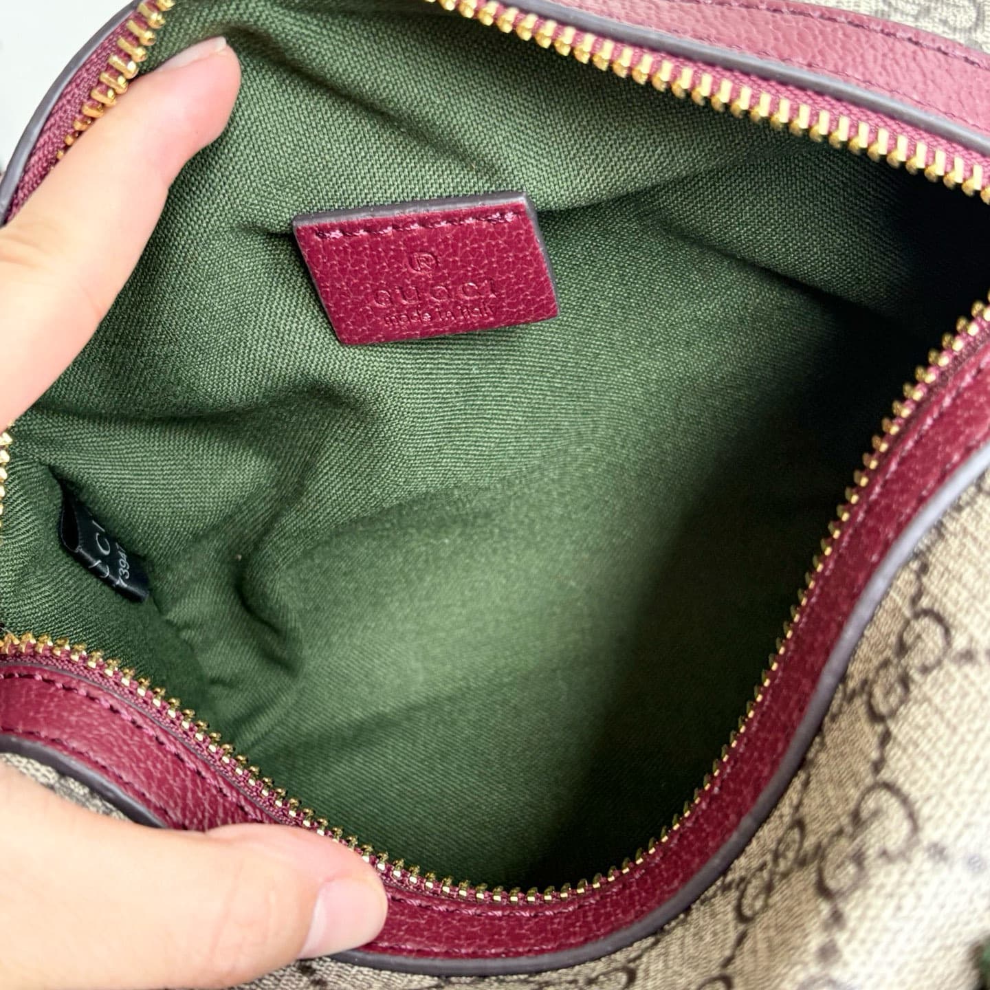 Gucci Product 859975