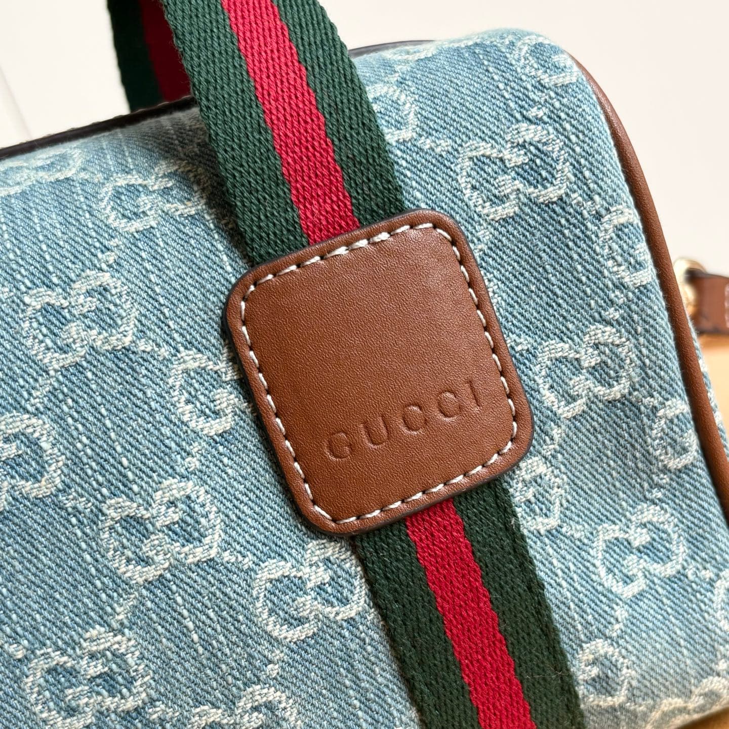Gucci Product 859975