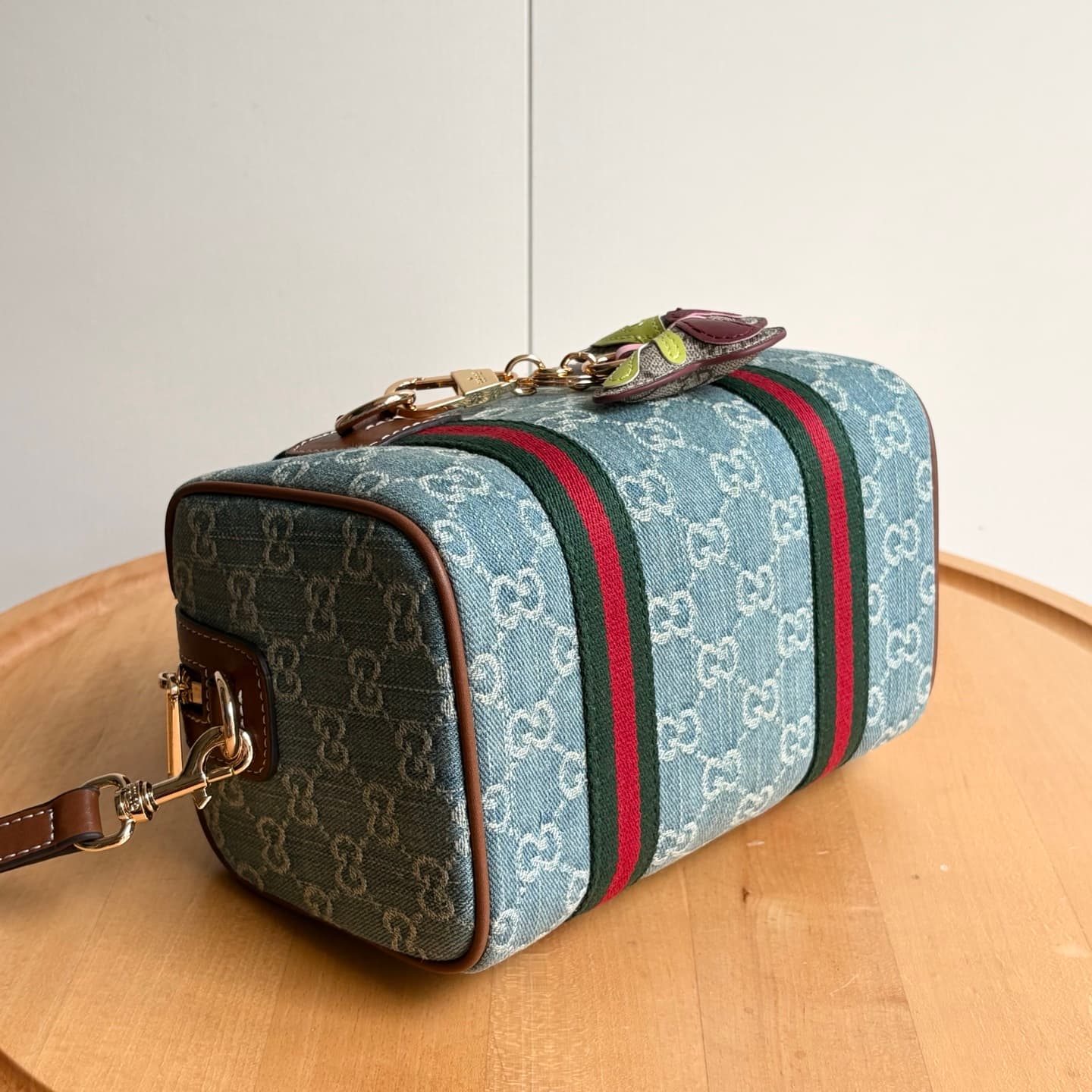 Gucci Product 859975