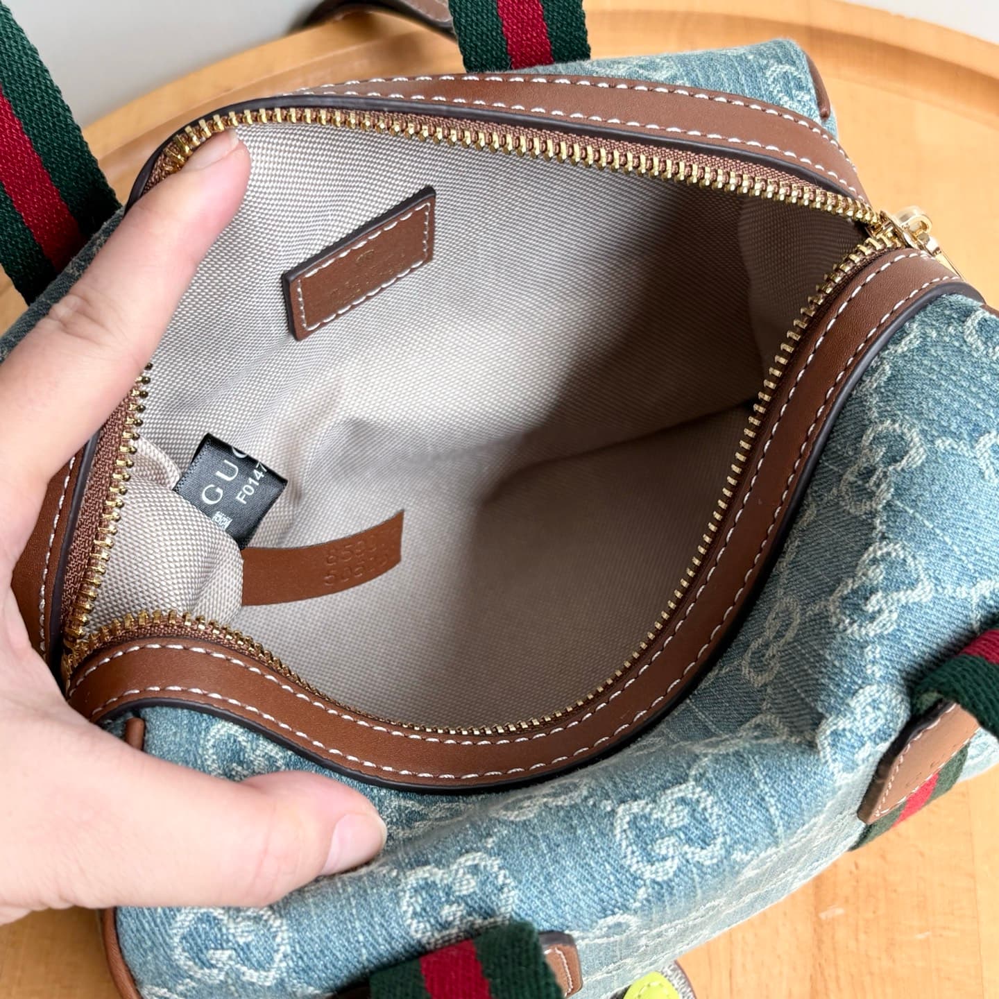 Gucci Product 859975