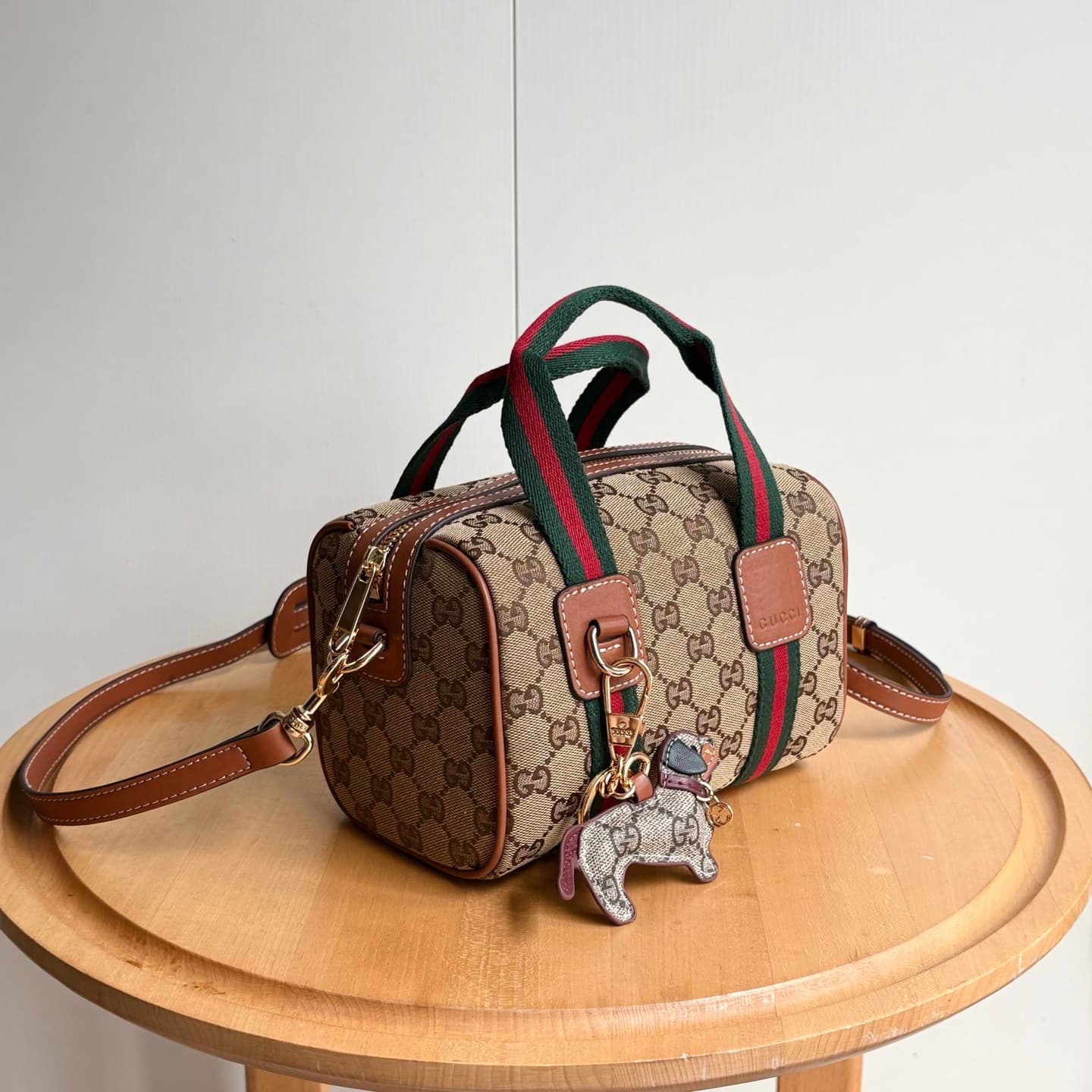 Gucci Product 859975