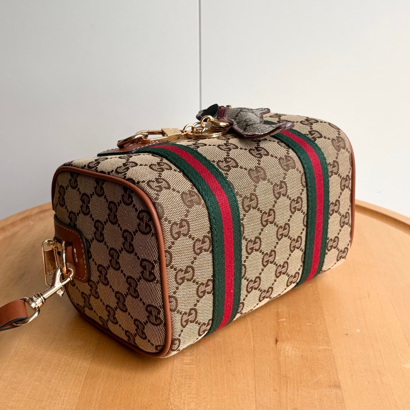 Gucci Product 859975