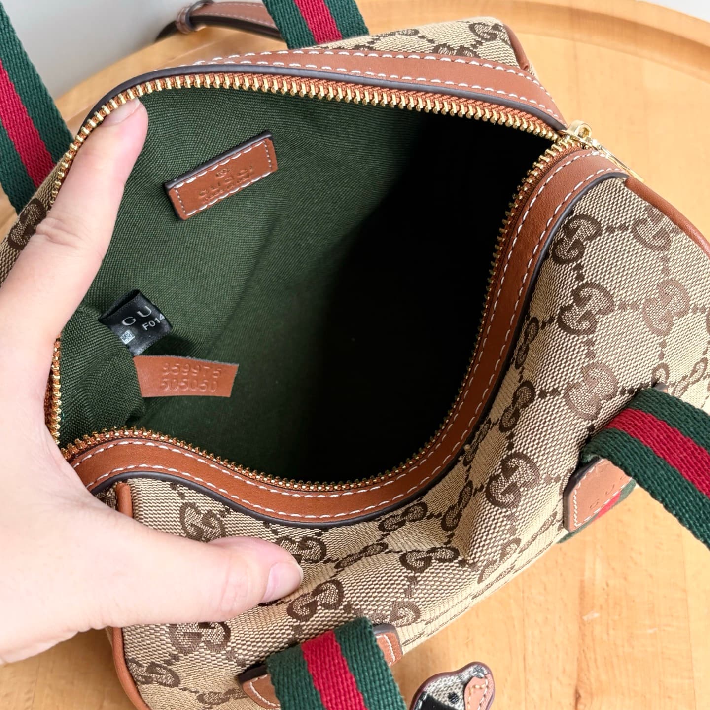 Gucci Product 859975