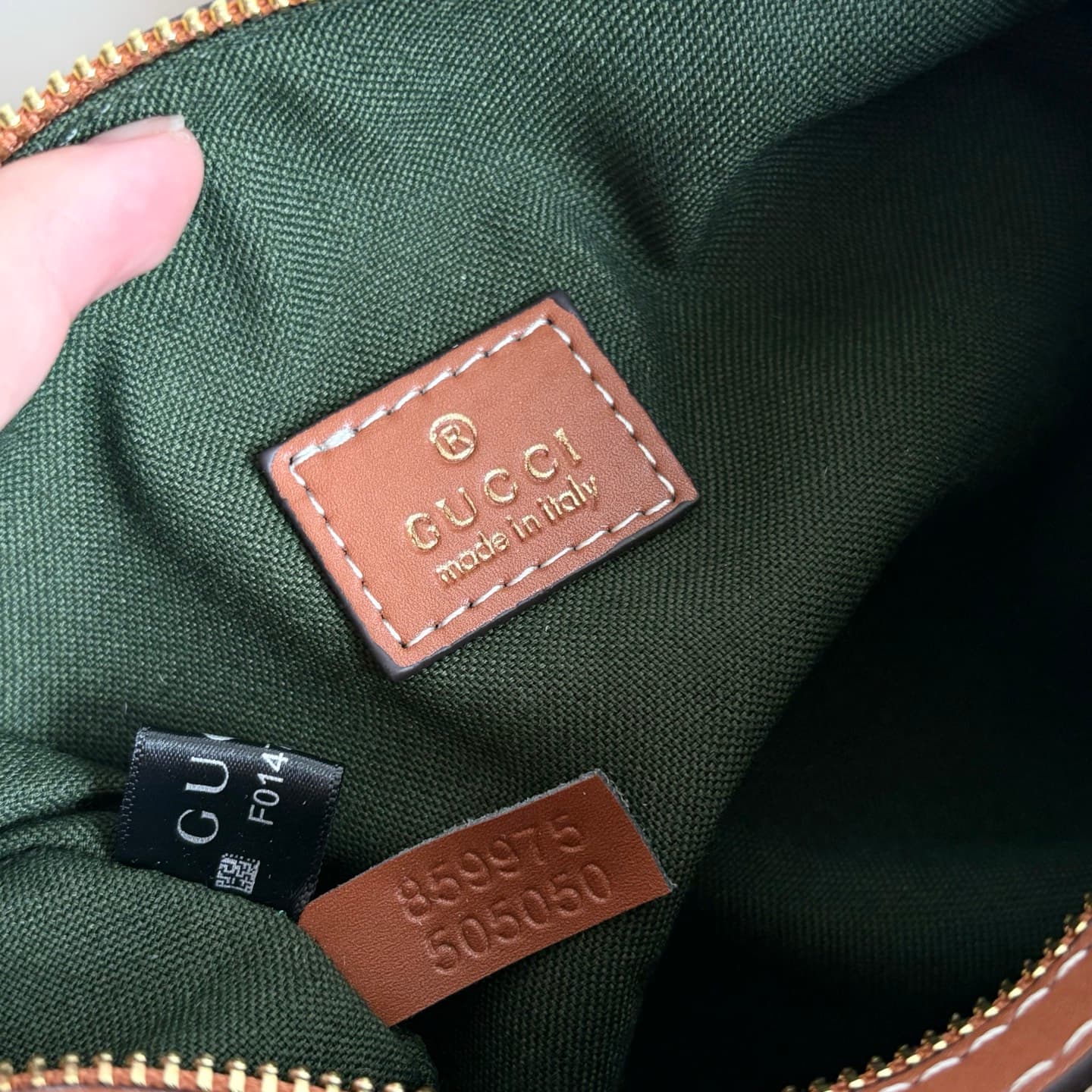 Gucci Product 859975