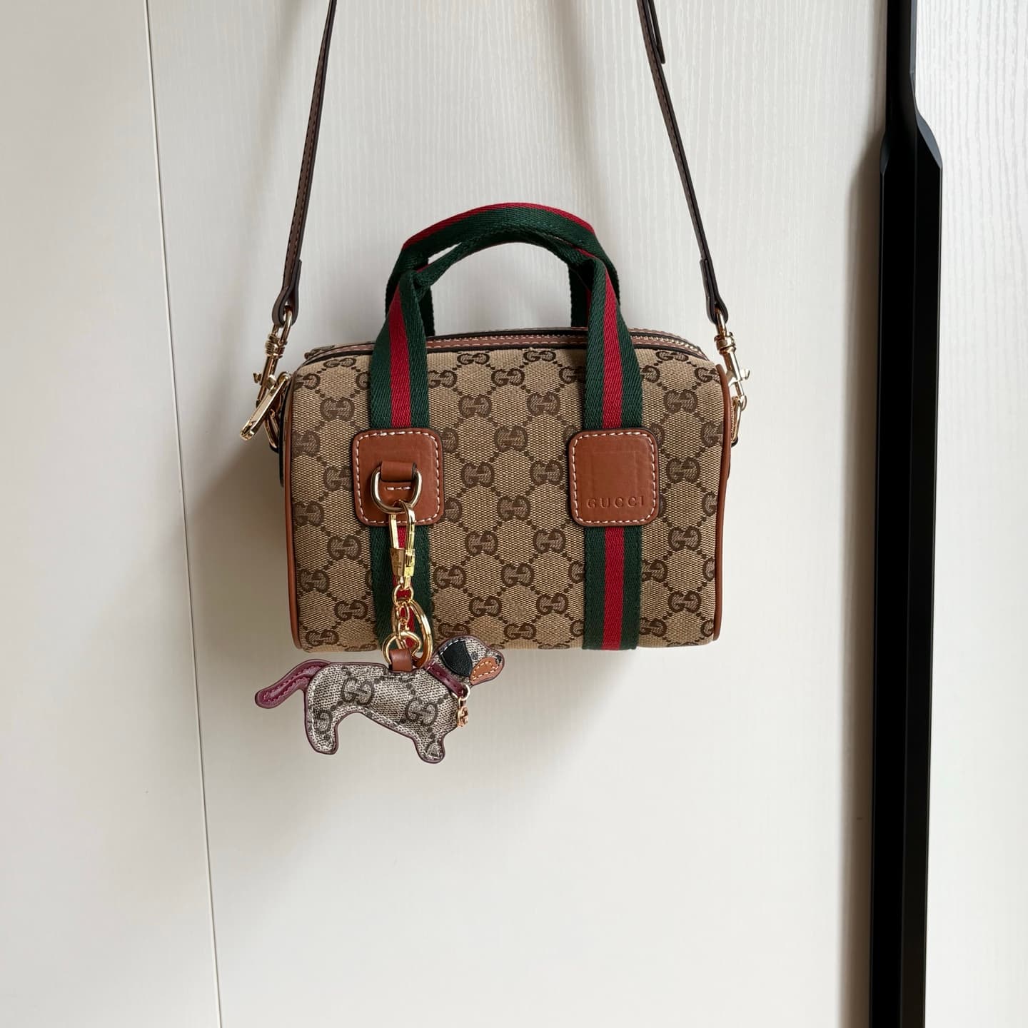 Gucci Product 859975