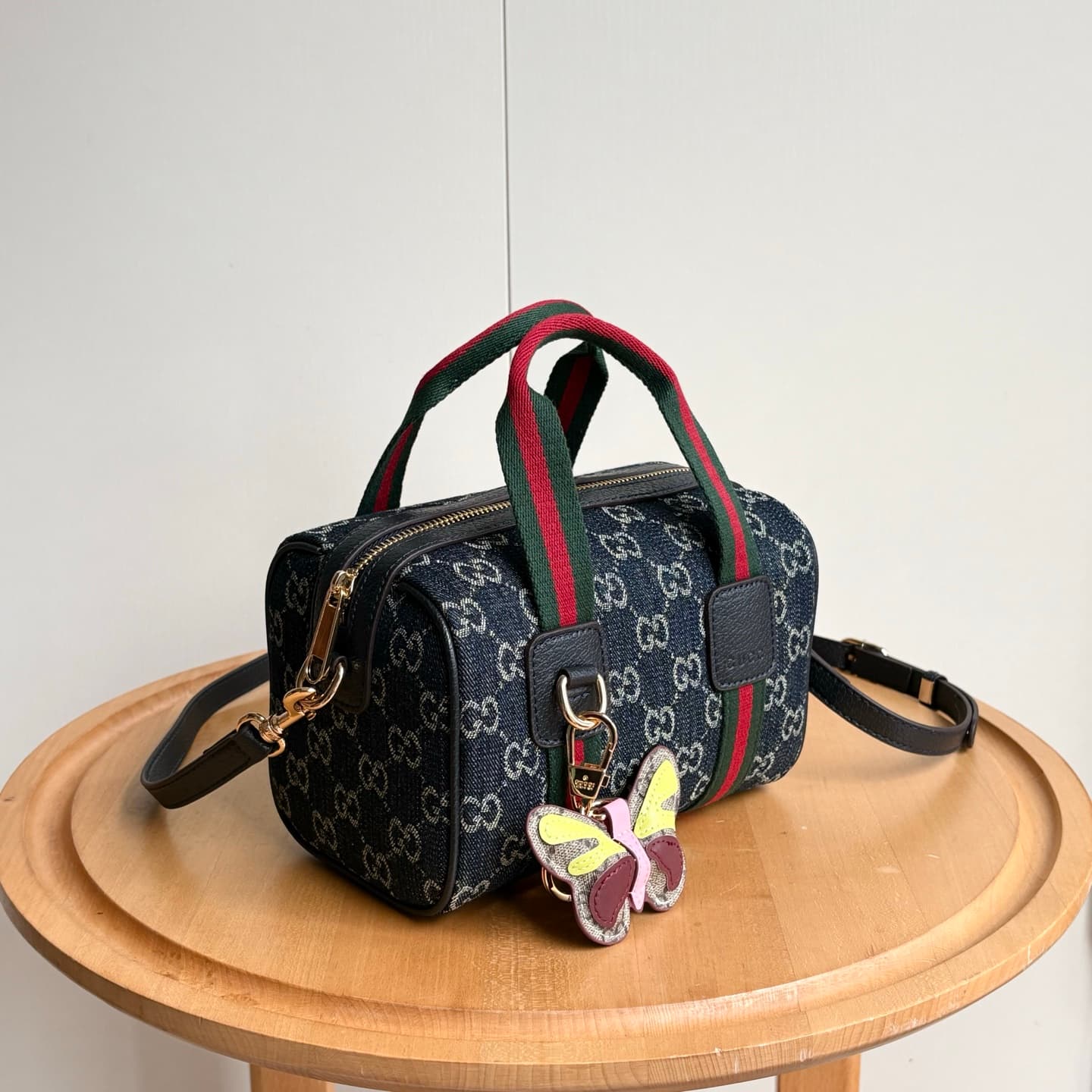 Gucci Product 859975