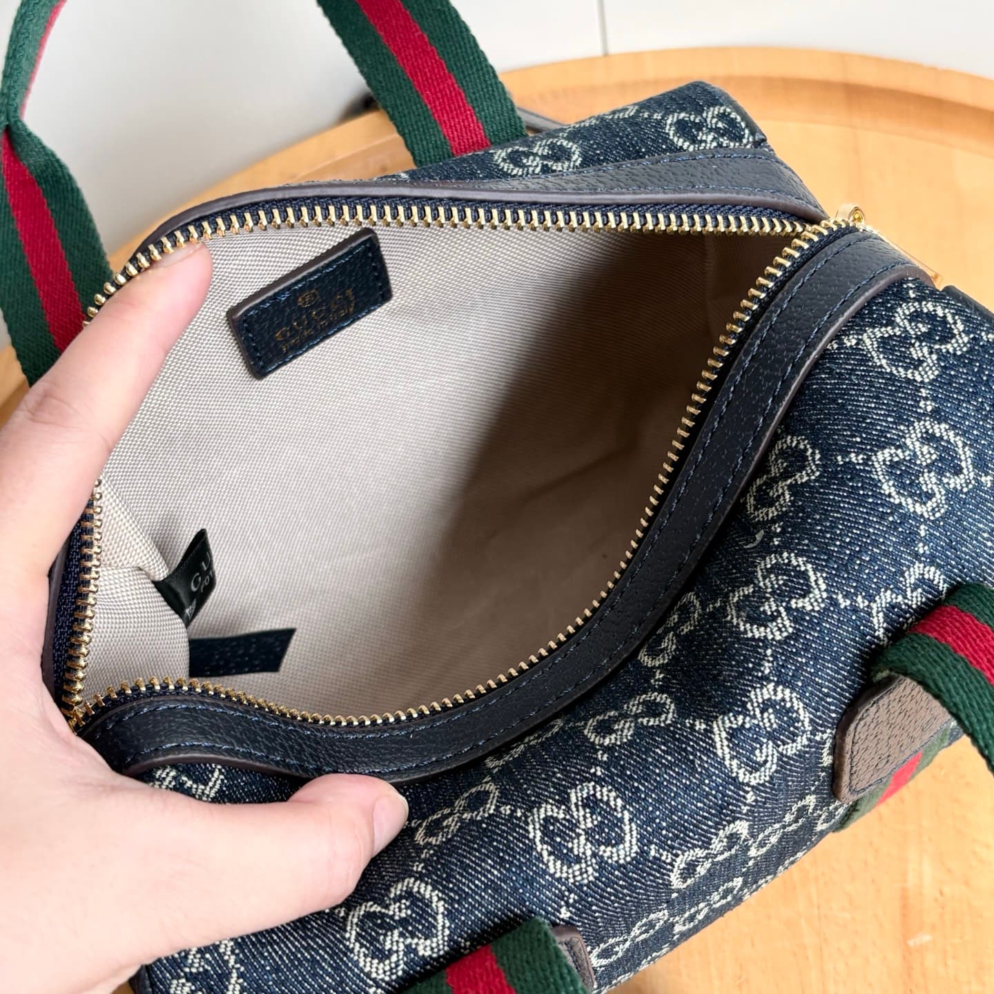 Gucci Product 859975
