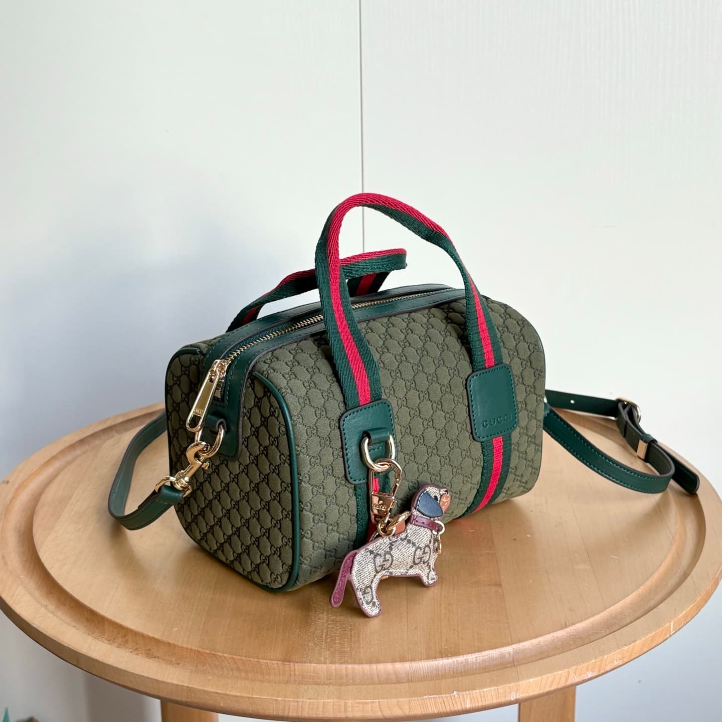 Gucci Product 859975