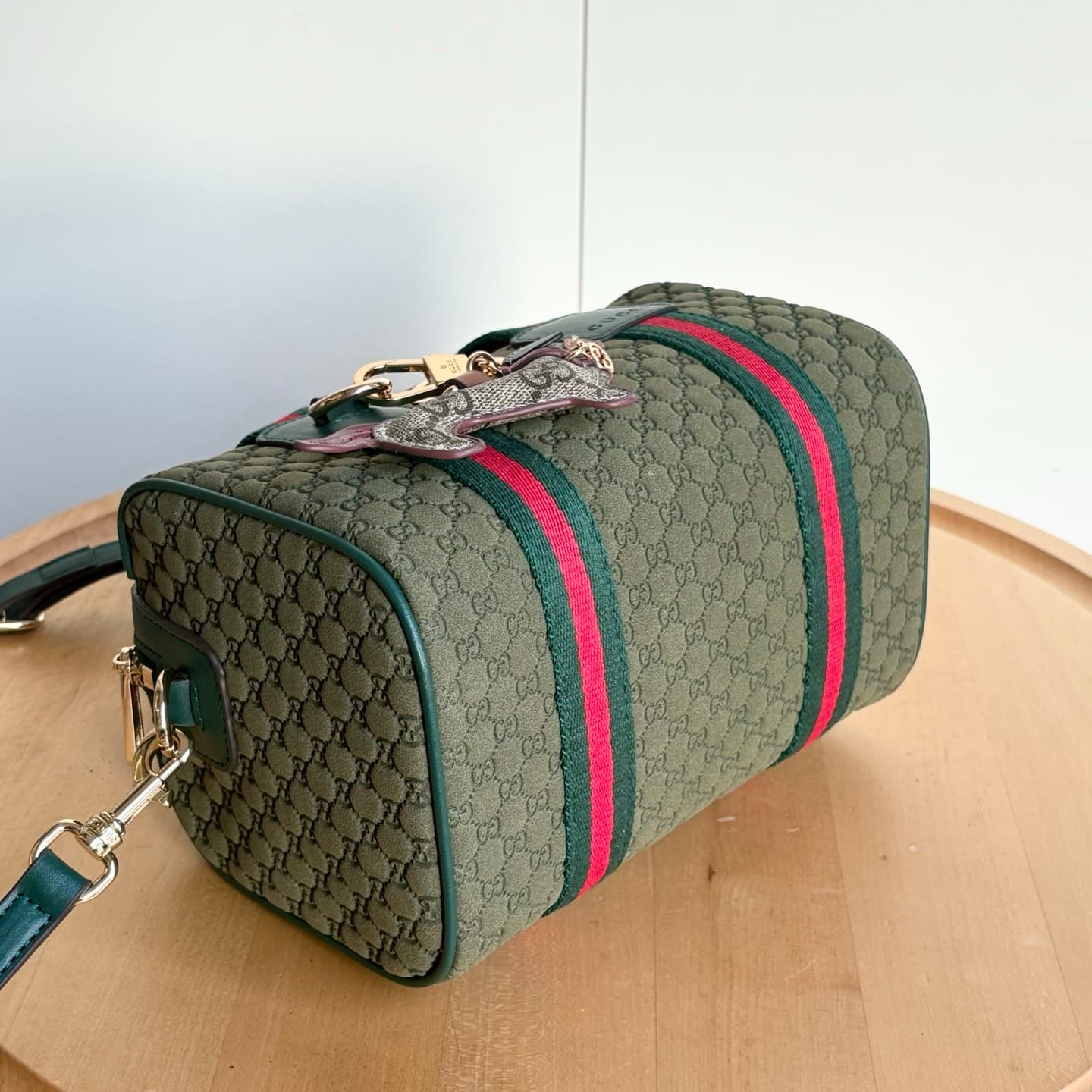 Gucci Product 859975