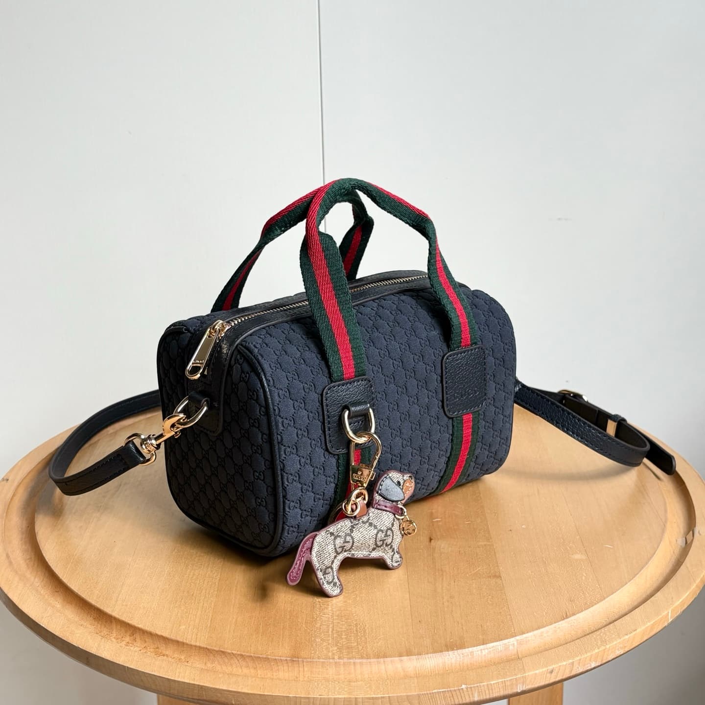 Gucci Product 859975