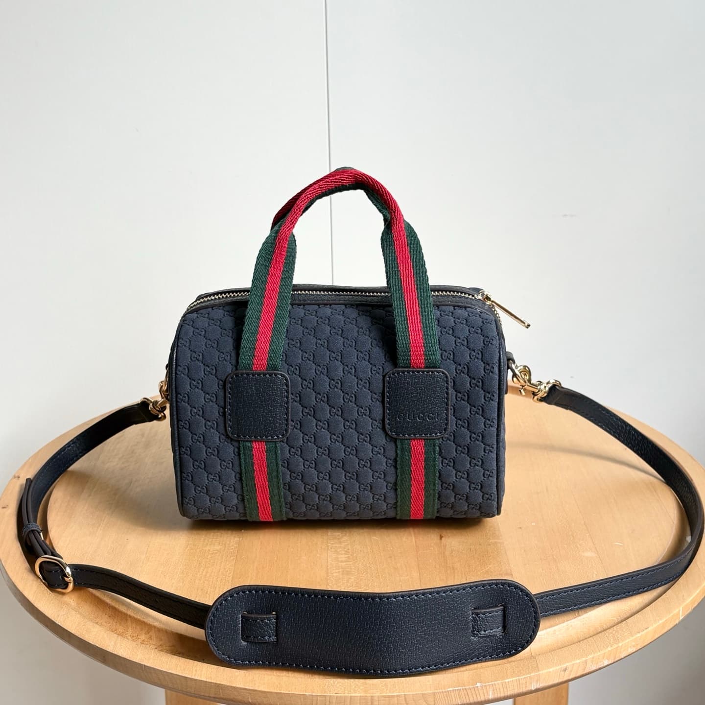 Gucci Product 859975