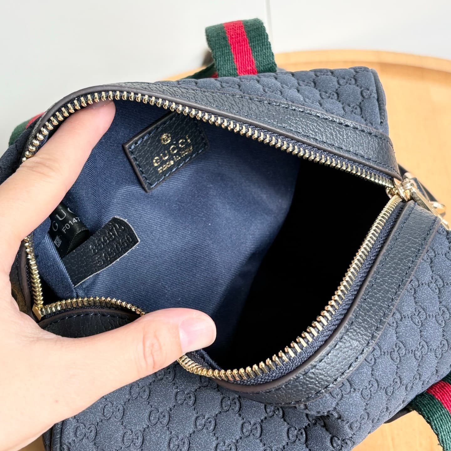Gucci Product 859975