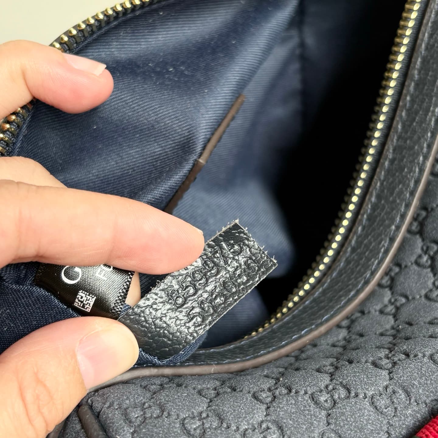 Gucci Product 859975